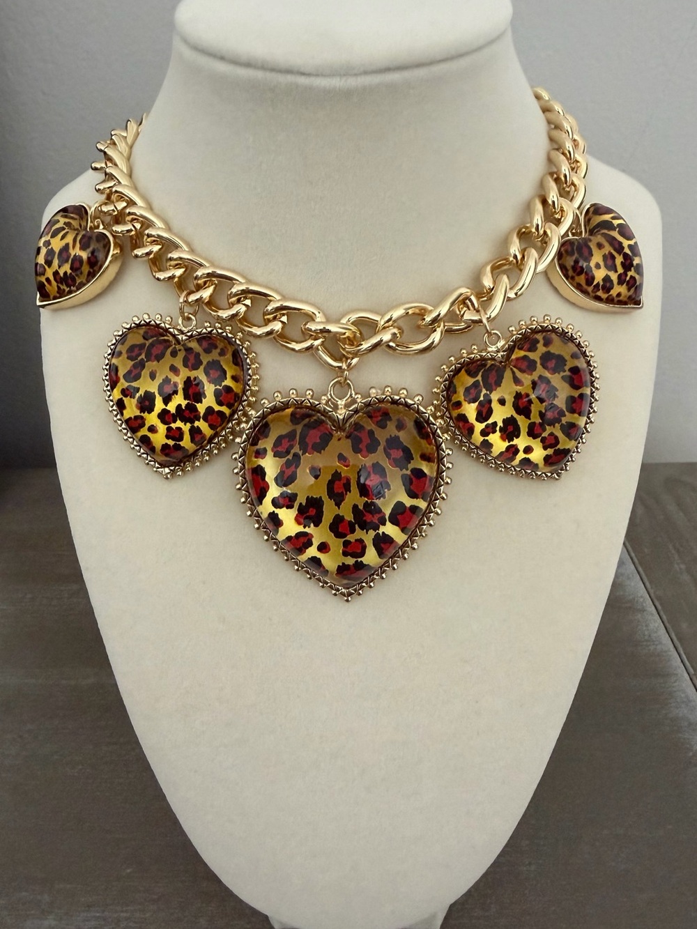 Betsey Johnson Chunky Leopard Lucite Multi Heart Statement Gold Necklace NWT